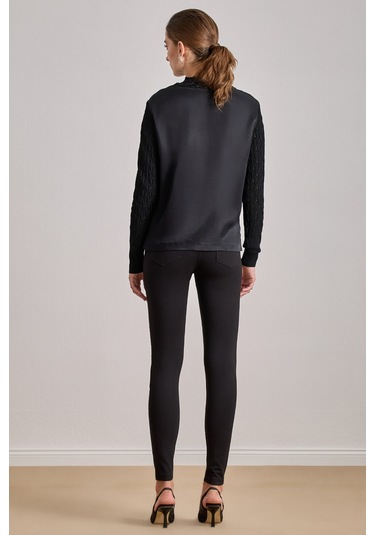 Düz Kesim Siyah Saten Bluz Siyah