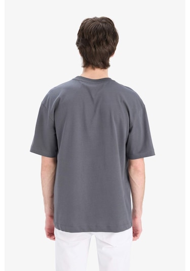 DeFacto Oversize Geniş Kalıp Bisiklet Yaka Basic Düz Kısa Kollu Tişört E6885AXNSAR104