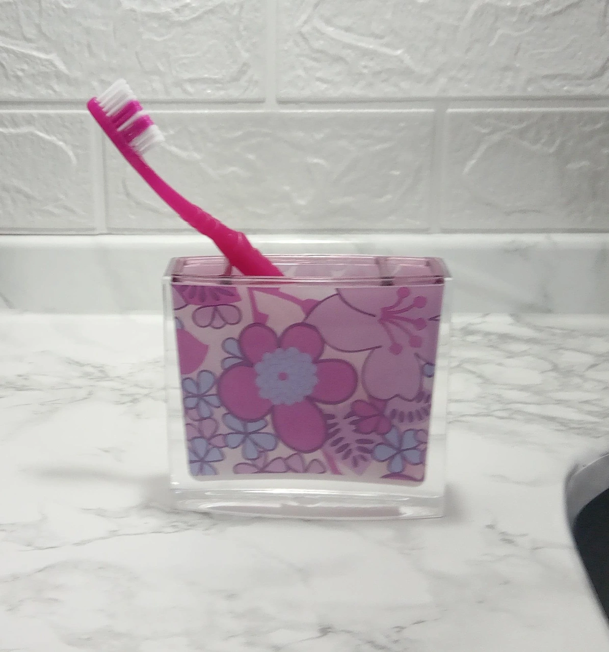 2 Adet Diş Fırçalık Pembe Çiçekli Akrilik 10x10x3cm Banyo Seti Çok Renkli