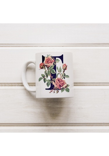 T Baş Harf Kırmızı Güller İle Sarılı Bardak 330 Ml Kişiye Özel Çiçekli Hediye Beyaz