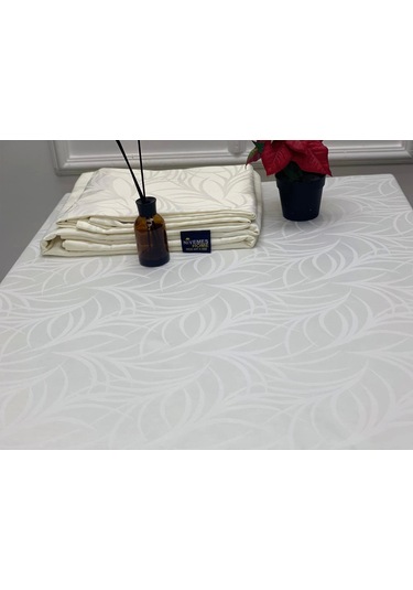 Nivemeshome 140x200 Krem Yaprak Desenli Leke Tutmaz Masa Örtüsü Krem