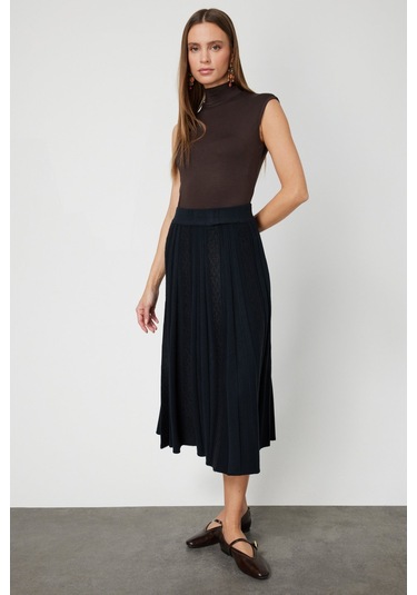 On Kadın Kadife Detaylı Pileli Maxi Boy Triko Etek 65201 Siyah Siyah