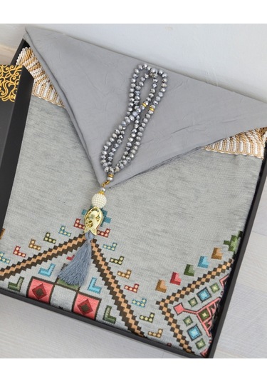 Çeyizlik Hediyelik Seccade Eşarp Tesbih Set Kilim Desenli Kadife Astarlı Seccade, Eşarp, Kristal Tesbih Özel Kutulu Lüks Hediye Seti Gri
