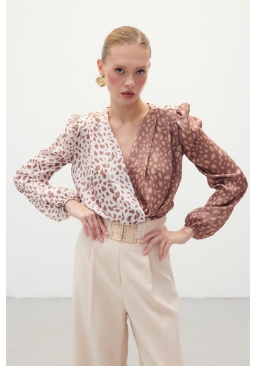 Sateen Kruvaze Desenli Bodysuit - Kahve-bej