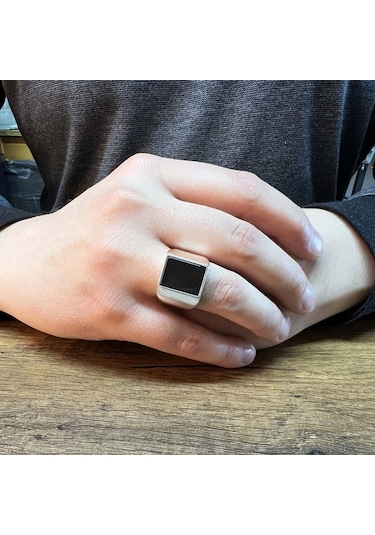 Gümüş Dikdörtgen Siyah Oniks Taşlı Sade Tasarım Erkek Yüzük