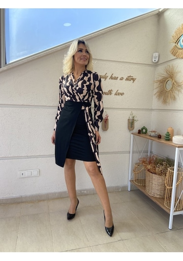 Kadın Uzun Kollu Kruvaze Yaka Dijital Baskılı Fiyonk Detay Dalgıç Kumaş Elbise Çok Renkli