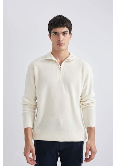 DeFacto Standart Fit Normal Kesim Bato Yaka Fermuarlı Basic Düz Triko Kazak B9706AX24AUER42 DeFacto Standart Fit Normal Kesim Bato Yaka Fermuarlı Basic Düz Triko Kazak B9706AX24AUER42