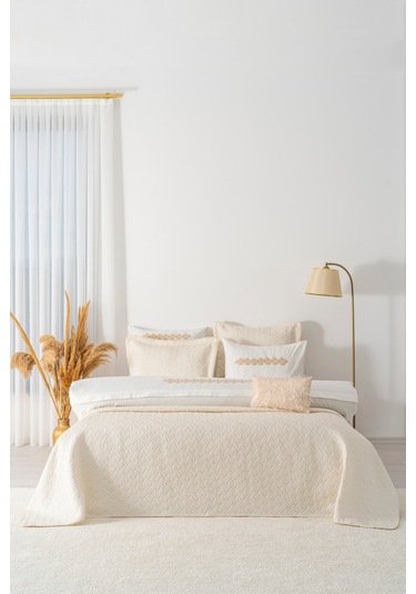 Parla Ekru Nakışlı Çift Kişilik Nevresimli Pike Seti - 8 Parça Çeyiz Seti Ekru