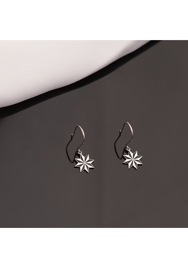 Dkmn Gümüş 925 Ayar Gümüş Sallantılı Kazımalı Yıldız Sembol Küpe