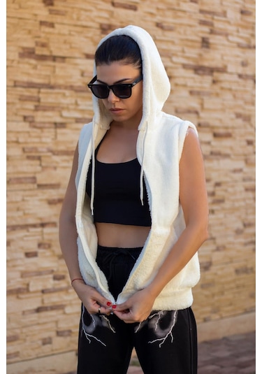 Kadın Ekru Beyaz Peluş Yumoş Fermuarlı Kapüşonlu Yelek 22KYLKPELO Beyaz