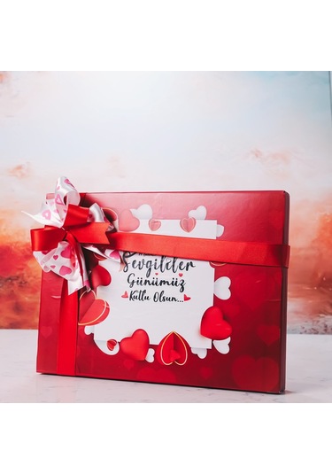 Açık Kalpler Temalı Kırmızı Kutu 42 Adet Yaldızlı Kalp Çikolata