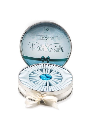 Nin Söz ve Nişan Çikolatası Metal Yuvarlak Kutu Mavi Kurdela Baskılı 80 Adet Napoliten Çikolata