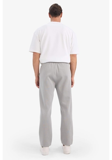 Defacto Regular Fit Beli Bağcıklı Cepli Düz Paça Kalın Eşofman Altı D7836ax25augr198 Gri Defacto Regular Fit Beli Bağcıklı Cepli Düz Paça Kalın Eşofman Altı D7836ax25augr198 Gri