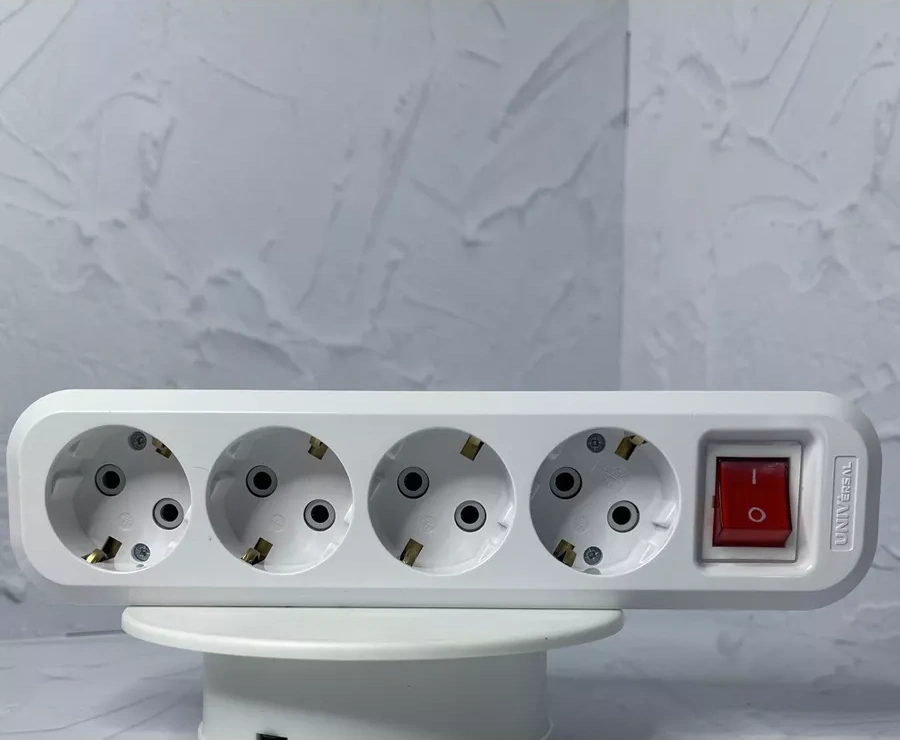 Unıversal Dört Girişli Priz Döneltisi Anahtarla 204916930 S304