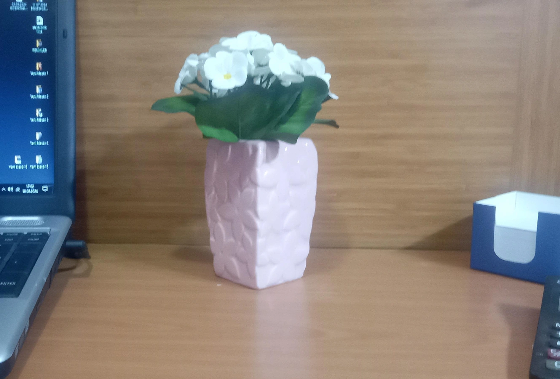 2 Adet Vazo Dahil,vazoda Çiçek,beyaz Yapay Çiçek,vazo Dekoratif Çiçekli Pembe 7x7x17cm Çok Renkli