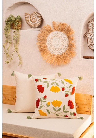 Doğa Motifli Püsküllü Kırlent Kılıfı Bahar Dalları Çok Renkli