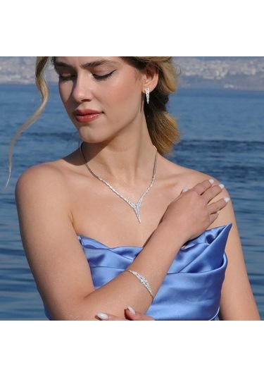 Yaprak Modeli Taşlı Starlight Diamond Gümüş Set Gümüş