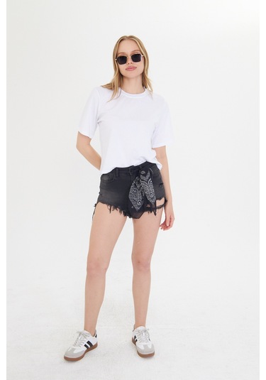 Kadın Siyah Yuvarlak Yaka Regular Fit Normal Kesim T-shirt Tişört Beyaz