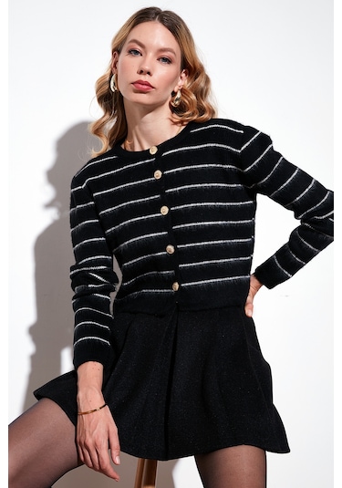 Lela Standart Fit Çizgili Yumuşak Dokulu Crop Triko Bayan Hırka 4615551 Siyah Lela Standart Fit Çizgili Yumuşak Dokulu Crop Triko Bayan Hırka 4615551 Siyah