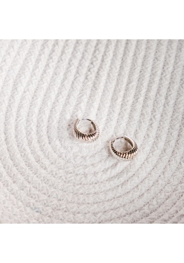 Kadın Kararmaz Çelik Lüks Takı Gümüş Renkli Kombin Küpe Gümüş