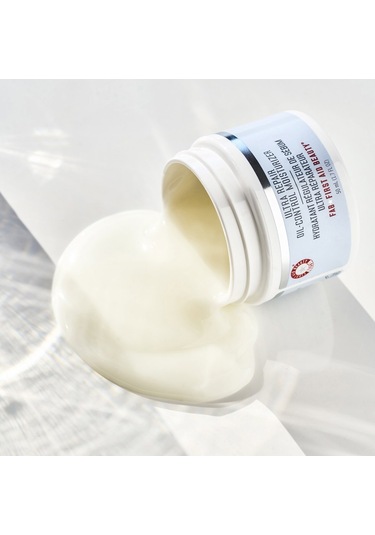 First Aid Beauty Ultra Repair Oil-control Moisturizer - Parlamayı Önleyen Nemlendirici Krem 50 Ml