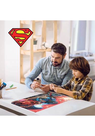 Superman 300 Parça Puzzle 35591 - Metal Kutu