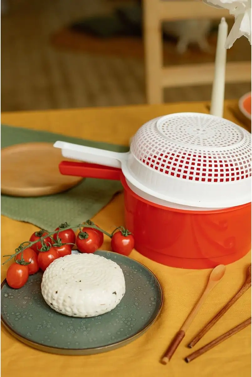Milih Peynir Kalıbı. Mutfak İçin Peynir Press'i 64776747 Kırmızı