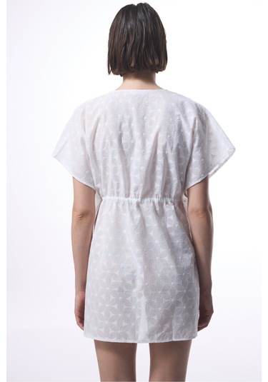 Penti Kırık Beyaz Brode Kaftan