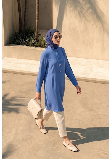 Armine Trend Metal Aksesuar Detaylı Hakim Yaka Tunik İndigo 26yt485