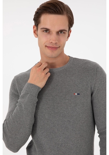 U.S. Polo Assn. Erkek Slim Fit Bisiklet Yaka Gri Melanj Basic Kazak 50298282-VR086 U.S. Polo Assn. Erkek Slim Fit Bisiklet Yaka Gri Melanj Basic Kazak 50298282-VR086