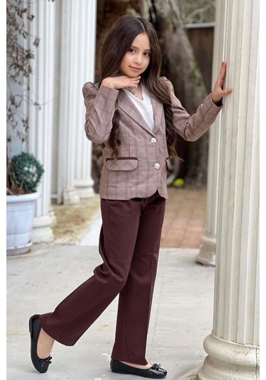 Riccotarz Kız Çocuk Yakası Açık Ve Taş Detaylı Bluz Ekose Çizgi Blazer Ceket Kemerli Kahverengi Alt Üst Takım Kahverengi Riccotarz Kız Çocuk Yakası Açık Ve Taş Detaylı Bluz Ekose Çizgi Blazer Ceket Kemerli Kahverengi Alt Üst Takım Kahverengi