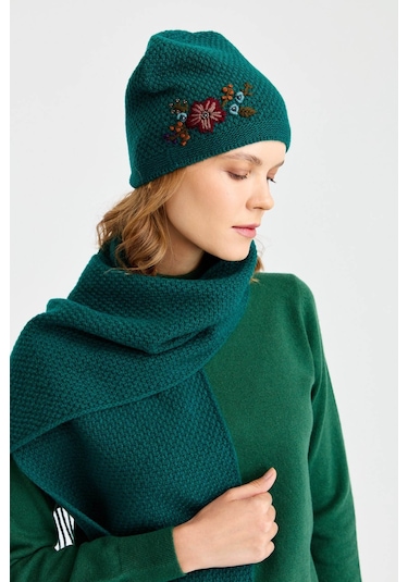 Desen Triko Kadın İşlemeli Yün Bere 22028 K. Ördek Başı Koyu Yeşil