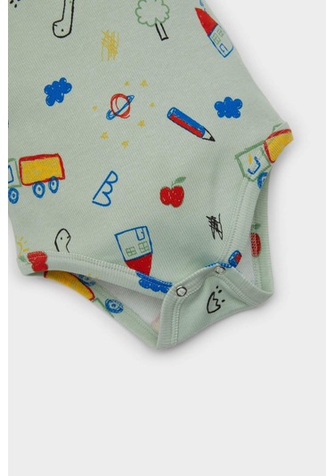 DeFacto Erkek Bebek 2'li Takım Dinazor Baskılı Kısa Kollu Fitilli Kaşkorse Çıtçıtlı Body Beli Lastikli Şort E8227A525SMGN1132 Yeşil