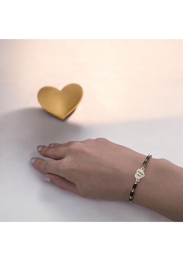 Archin Y Harfine Özel 14 Ayar Altın Plakalı Kalp Figürlü Siyah Taş Desenli Hediye Bileklik-351harf Y