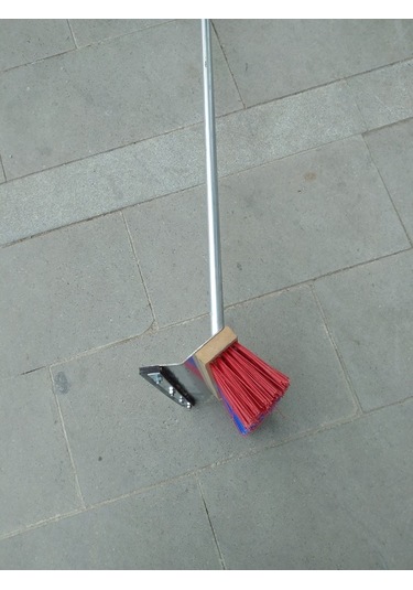 Metal Saplı Sert Pvc Kıllı Gelberili Alan Temizlik Fırçası