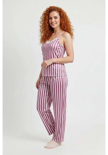 Altı Uzun İp Askılı Yumuşak Pembe Çizgili Pijama Takımı Çok Renkli