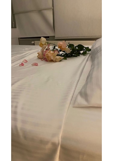 Otel Tipi 10 Adet Tek Çarşaf, Çift Kişilik 83 Tel Çizgili Saten %100 Pamuk 240x280 Beyaz