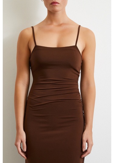 Yanı Büzgülü Askılı Elbise Yırtmaçlı Kahve Kahve