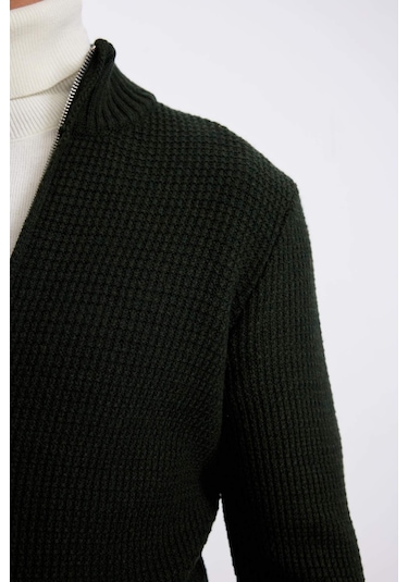 DeFacto Standart Fit Normal Kesim Yarım Balıkçı Yaka Fermuarlı Triko Hırka R1195AZ24WNGN185