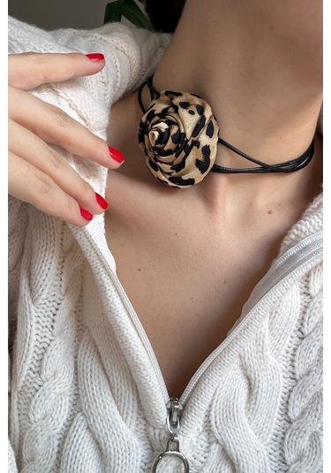 Trade Bazaar Bağcıklı Kumaş Gül Choker Kolye Gül Kolye Bej