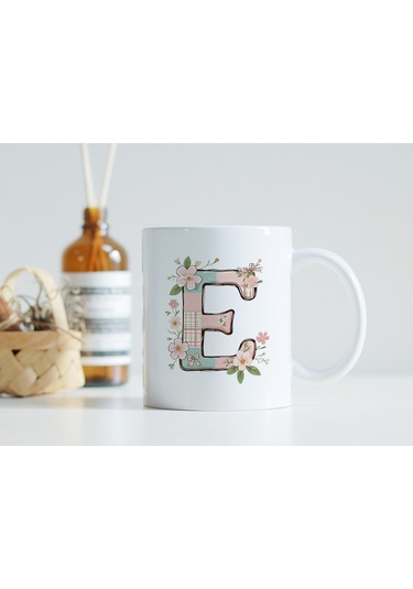 E Harfli Çiçek Desenli Kupa Bardak - Ekose Desenli Yeşil Pembe Desenli Tasarım - Kişiye Özel Hediye Beyaz