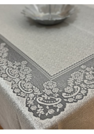 Çini Desenli Dertsiz Leke Tutmaz Dantelli Masa Örtüsü Gümüş