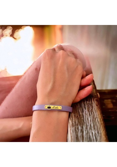 Archin Leyla İsmine Özel 14 Ayar Altın Plakalı Taç Motifli Hakiki Mor Derili Hediye Bileklik-571isim Leyla
