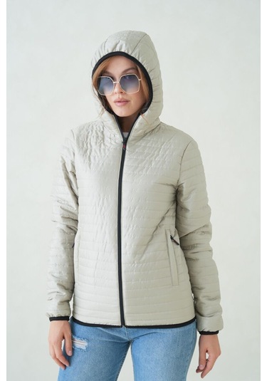 İçi Astarlı Su Ve Rüzgar Geçirmez Cepli Kapüşonlu Kadın Mont Çağla