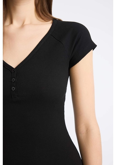 DeFacto Bodycon Vücudu Saran V Yaka Fitilli Kaşkorse Kısa Kollu Midi Elbise E7368AX25SPBK81