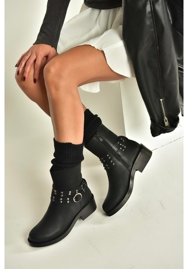 Fox Shoes V674121209 Siyah Alçak Topuklu Fermuarlı Kadın Bot Siyah