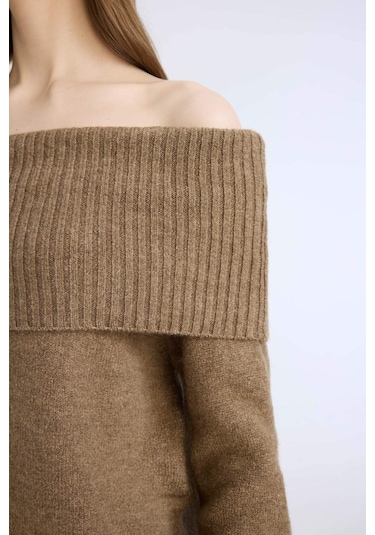 DeFacto Regular Fit Açık Omuz Triko Kazak E4549AX24WNBN466 Kahve