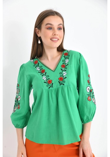Kadın V Yaka Nakış Detay Salaş Yazlık Dokuma Bluz Yeşil