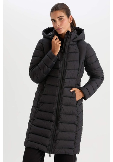 DeFactoFit Su İtici Uzun Şişme Mont Parka Kapüşonlu Slim Fit Dar Kesim Kapitoneli Fermuarlı Cepli A1556AX24WNBK81 Siyah