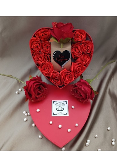 İnci Mode Seni Seviyorum 12+1 Çiçekli Kalpli Kutu Hediyelik Çiçek Kutusu Kırmızı Hediye Kutusu